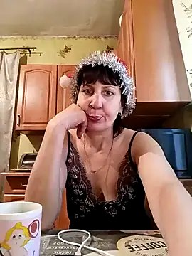 Snapshot of Laura_Kiss chatting on 1, 1, 2025 Laura Kiss online show from 1, 1, 2025