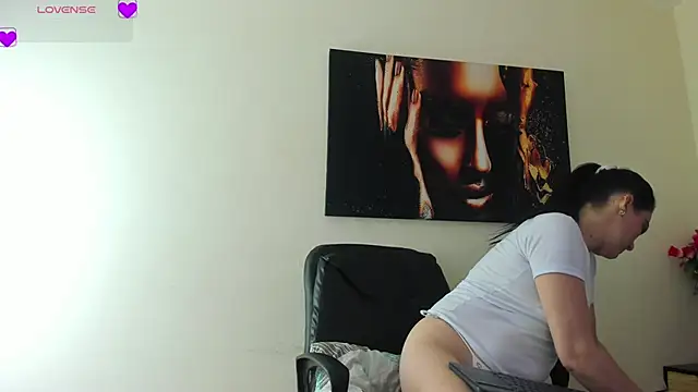 scarlet hit online show from 13, 11, 2025