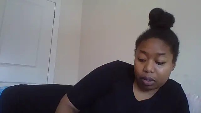 angeliquebelcali online show from 24, 2, 2025