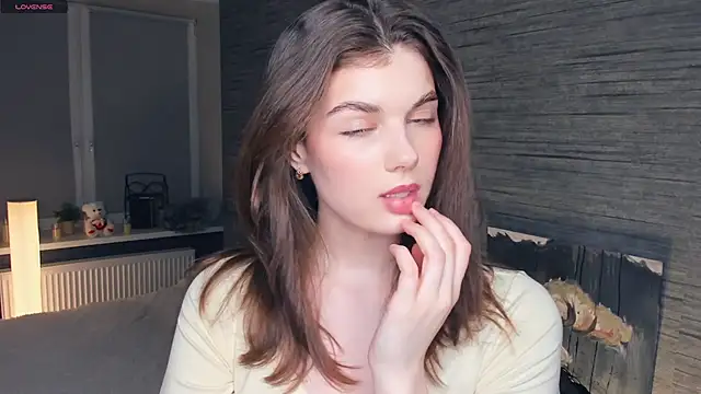 FloraDobb online show from 9, 3, 2025