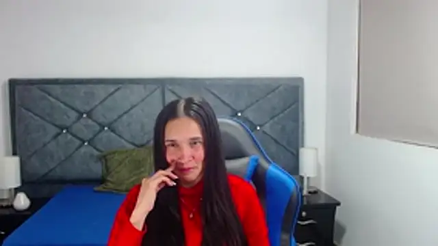 Snapshot of victoria_adams07 chatting on 4, 11, 2025 victoria adams07 online show from 4, 11, 2025