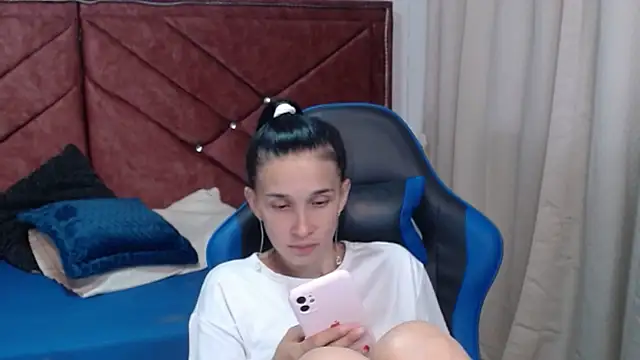 Snapshot of victoria_adams07 chatting on 13, 2, 2026 victoria adams07 online show from 13, 2, 2026