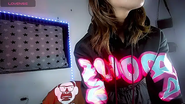 Snapshot of lucyangel_11 chatting on 16, 11, 2025 lucyangel 11 online show from 16, 11, 2025