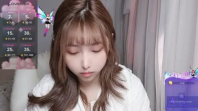 Snapshot of tunestar chatting on 14, 12, 2025 tunestar online show from 14, 12, 2025