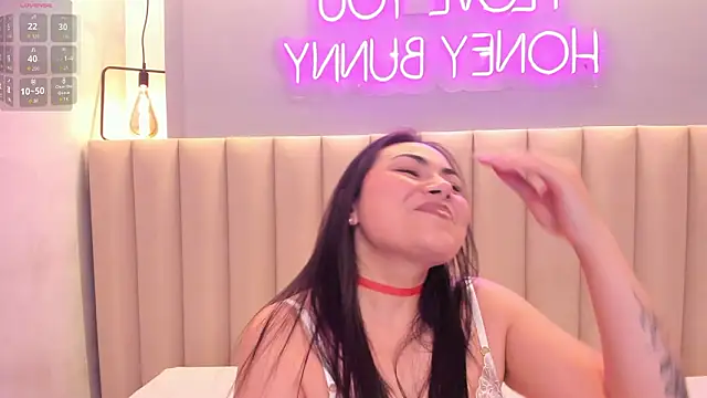 Naomymonroe  online show from 23, 2, 2026