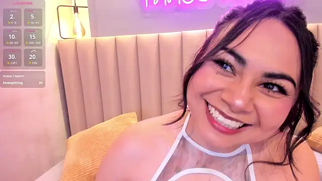 Naomymonroe  online show from 12, 4, 2026