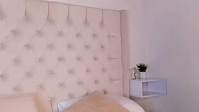 Snapshot of bella_bloomg chatting on 29, 1, 2025 bella bloomg online show from 29, 1, 2025