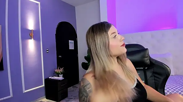 alaia greyy online show from 3, 12, 2025