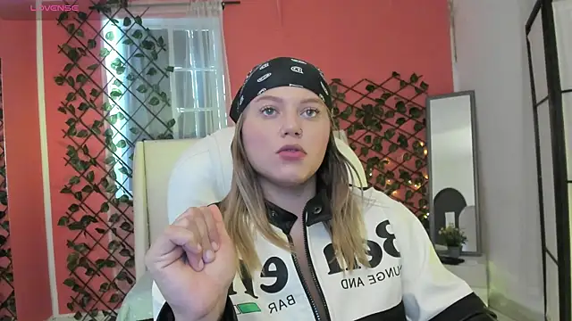 alaia greyy online show from 29, 5, 2026