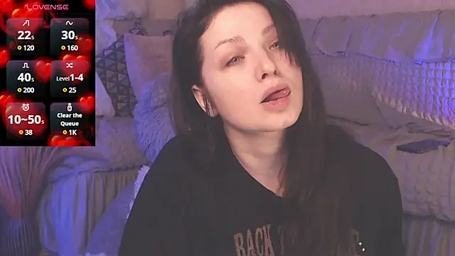 Snapshot of BritneyBarker chatting on 2, 2, 2025 BritneyBarker online show from 2, 2, 2025