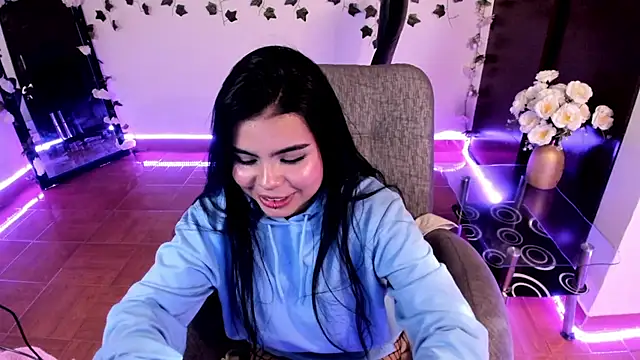 saray  jones online show from 22, 1, 2025