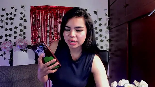 saray  jones online show from 14, 2, 2025