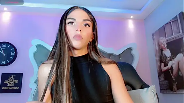 Snapshot of CamiiGarcia chatting on 16, 2, 2025 CamiiGarcia online show from 16, 2, 2025