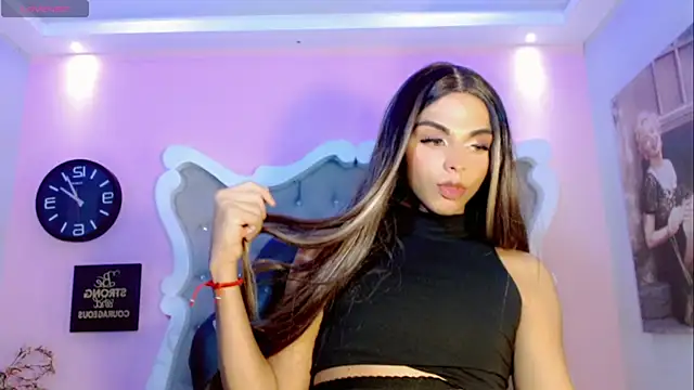Snapshot of CamiiGarcia chatting on 16, 2, 2025 CamiiGarcia online show from 16, 2, 2025
