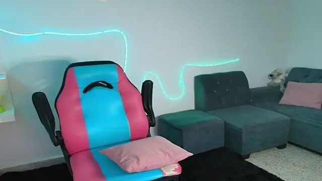 Snapshot of gisell363472 chatting on 9, 11, 2025 gisell363472 online show from 9, 11, 2025