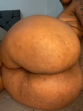 Snapshot of Charlotte_bronxxx chatting on 8, 11, 2025 Charlotte bronxxx online show from 8, 11, 2025