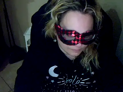 Snapshot of topina8 chatting on 6, 3, 2025 topina8 online show from 6, 3, 2025