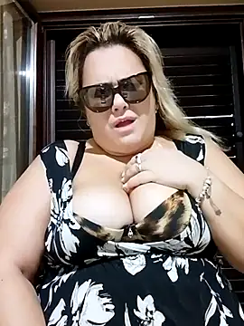 Snapshot of topina8 chatting on 12, 9, 2025 topina8 online show from 12, 9, 2025