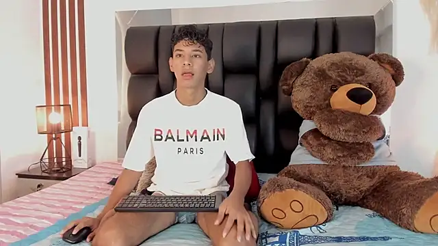 Amberr1 online show from 24, 1, 2025