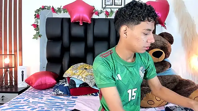 Amberr1 online show from 7, 2, 2025