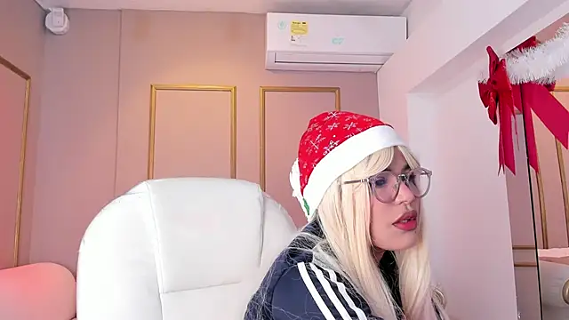 ZoeySnow online show from 17, 12, 2025