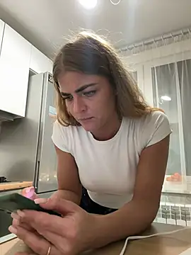 Donna Sun online show from 4, 2, 2025