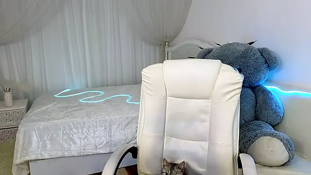 Donna Sun online show from 9, 3, 2025