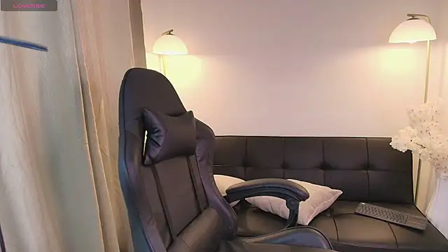 Victoria Collinns online show from 16, 4, 2026