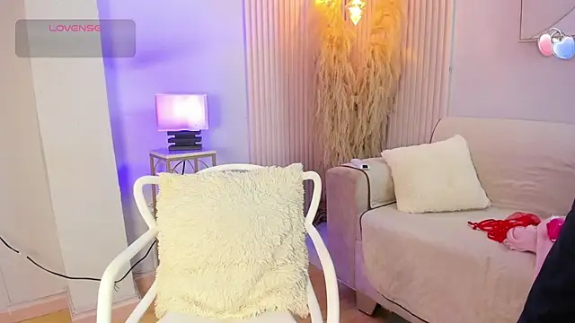 Snapshot of alana_rossetti chatting on 8, 7, 2026 alana rossetti online show from 8, 7, 2026