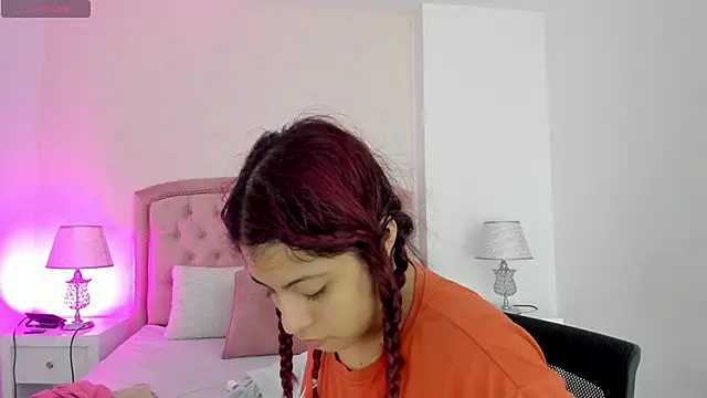 Snapshot of Kendall__Fox chatting on 27, 10, 2025 Kendall Fox online show from 27, 10, 2025