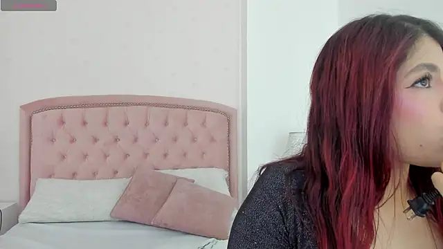 Snapshot of Kendall__Fox chatting on 27, 11, 2025 Kendall Fox online show from 27, 11, 2025