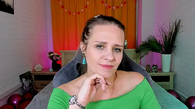 EmiliaBedy online show from 10, 2, 2025