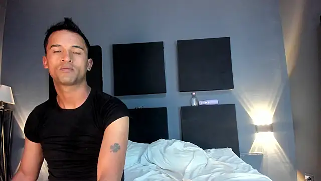 Snapshot of Nikki_and_Mayk chatting on 16, 9, 2025 Nikki and Mayk online show from 16, 9, 2025