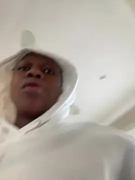 Boneca25 online show from 3, 3, 2025