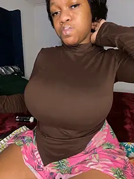 Boneca25 online show from 16, 10, 2025