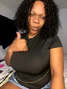 Boneca25 online show from 7, 11, 2025