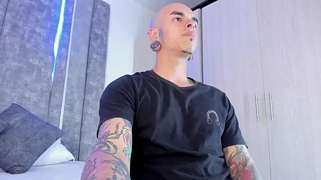 Snapshot of kaletattoo chatting on 4, 2, 2025 kaletattoo online show from 4, 2, 2025
