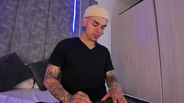 Snapshot of kaletattoo chatting on 5, 2, 2025 kaletattoo online show from 5, 2, 2025