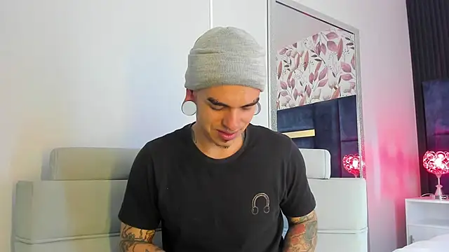 Snapshot of kaletattoo chatting on 18, 3, 2025 kaletattoo online show from 18, 3, 2025