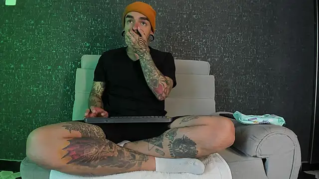 Snapshot of kaletattoo chatting on 9, 9, 2025 kaletattoo online show from 9, 9, 2025