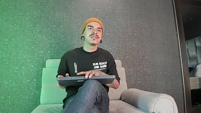 Snapshot of kaletattoo chatting on 19, 9, 2025 kaletattoo online show from 19, 9, 2025