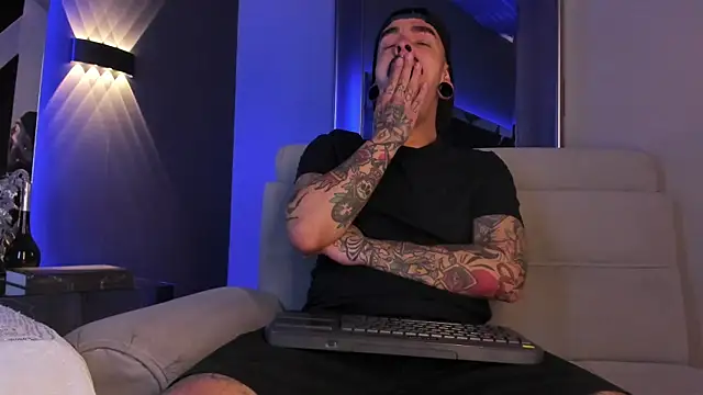 Snapshot of kaletattoo chatting on 21, 9, 2025 kaletattoo online show from 21, 9, 2025