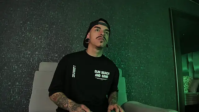 Snapshot of kaletattoo chatting on 30, 9, 2025 kaletattoo online show from 30, 9, 2025