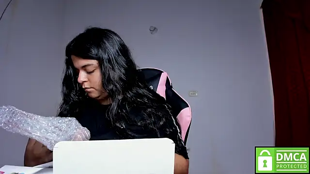 Snapshot of Little_Shaara chatting on 29, 10, 2025 Little Shaara online show from 29, 10, 2025