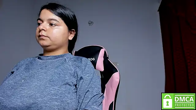 Snapshot of Little_Shaara chatting on 30, 10, 2025 Little Shaara online show from 30, 10, 2025