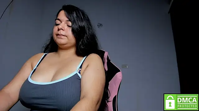 Snapshot of Little_Shaara chatting on 11, 11, 2025 Little Shaara online show from 11, 11, 2025