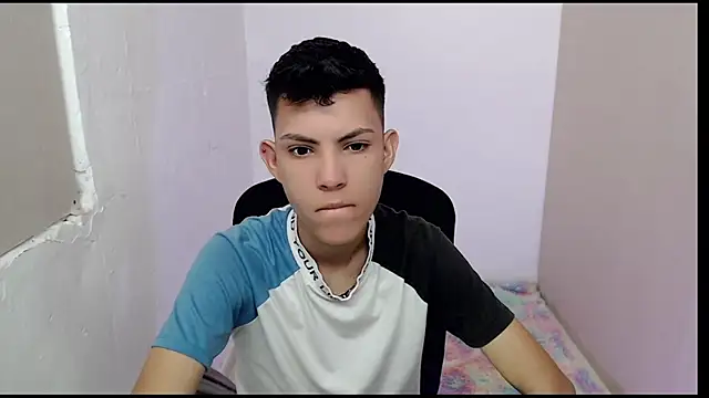 Snapshot of Alexxx_lov chatting on 27, 2, 2025 Alexxx lov online show from 27, 2, 2025