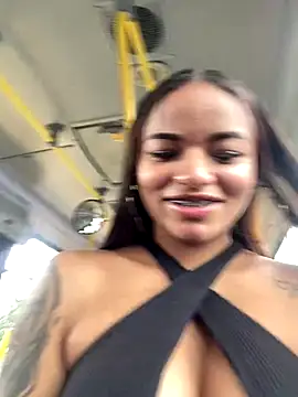 Snapshot of CanelaDevil_ chatting on 28, 10, 2025 CanelaDevil online show from 28, 10, 2025