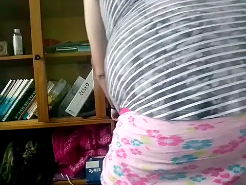Snapshot of Adrianka chatting on 20, 10, 2025 Adrianka online show from 20, 10, 2025