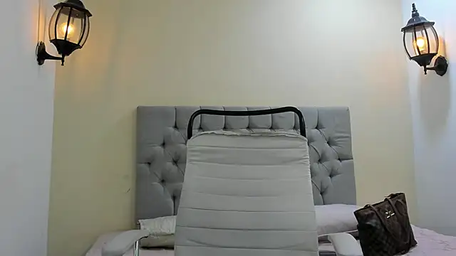 Snapshot of Dakkota_Fox chatting on 22, 11, 2025 Dakkota Fox online show from 22, 11, 2025